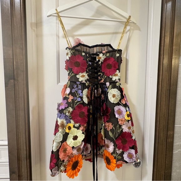 Bouquet Maraya Mini Dress - Picture 10 of 12